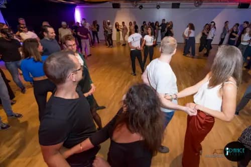 kizomba hos idance